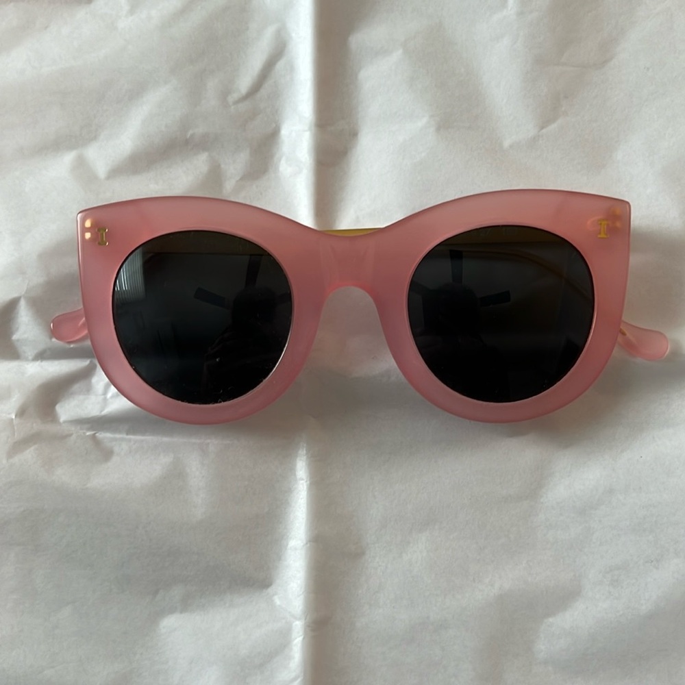 SOLD Pink Illesteva Boca 2 sunglasses.